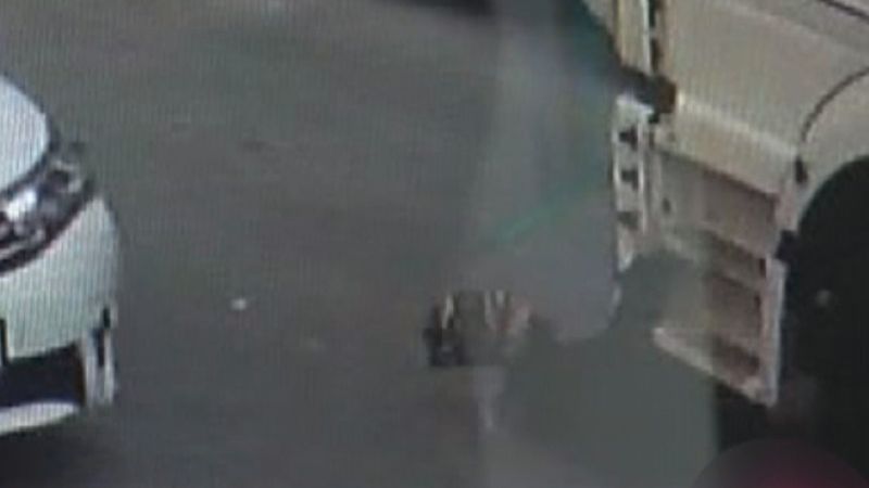 Bağcılar'da kamyonun kör noktasında kaza: 1 ölü