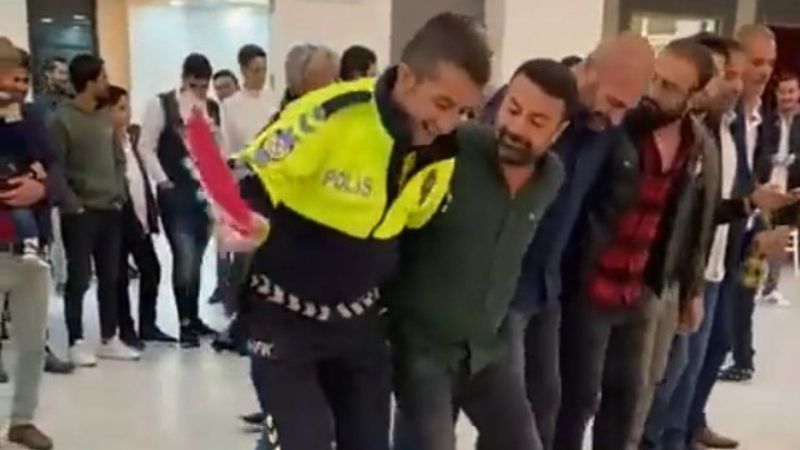 Batman'daki düğünde polis memuru halay çekti