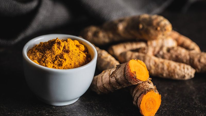 Bu kış diyetinize zerdeçal eklemek için 8 neden