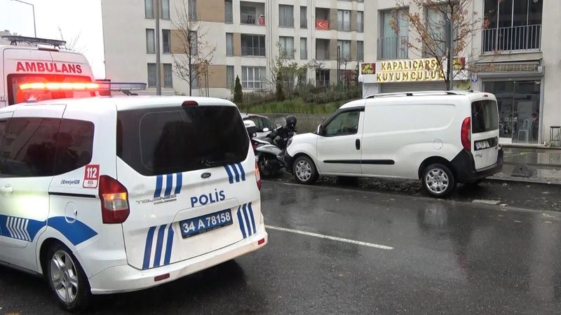 Başakşehir’de, kuyumcudan 7 kilo altın çalındı