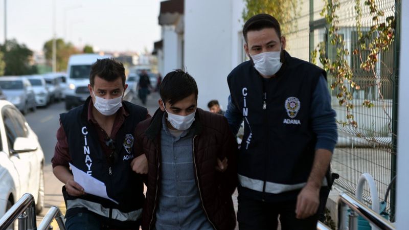 Adana'da yolda çıkan bekleme tartışmasında ateş açtılar