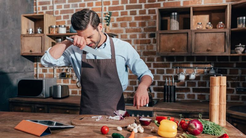 Soğan keserken gözyaşlarını önlemek için 6 ipucu