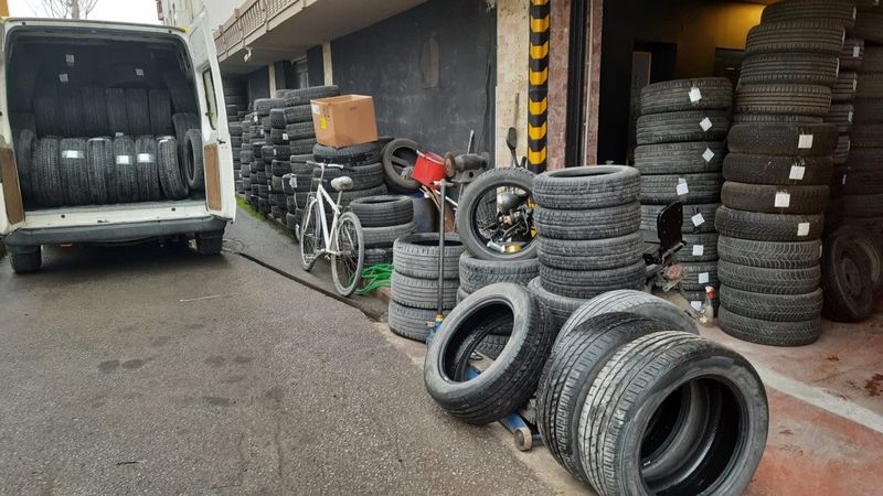 Lastikçilerde kış lastiği mesaisi başladı