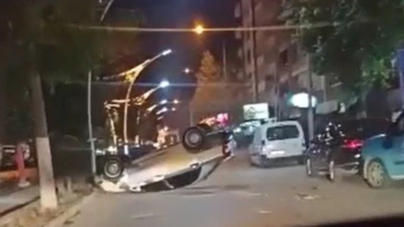 Mersin’de, canlı yayın yaparken kazayı kaydetti