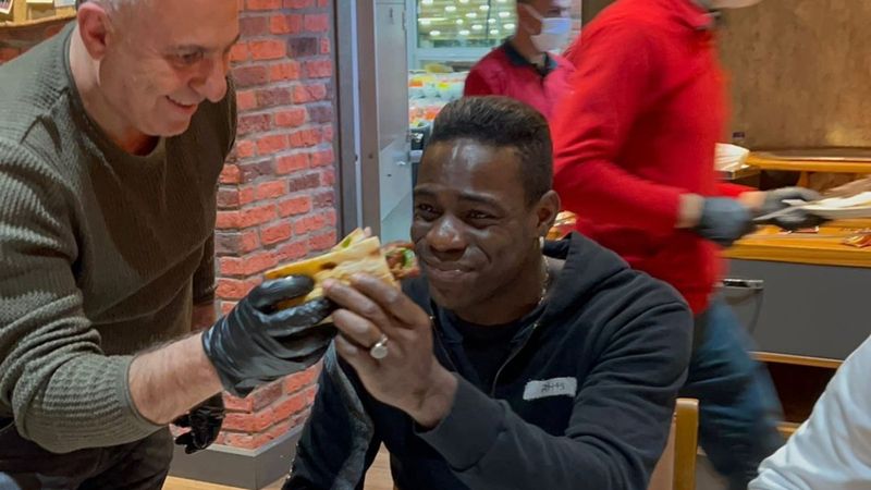 Balotelli'nin kebap keyfi