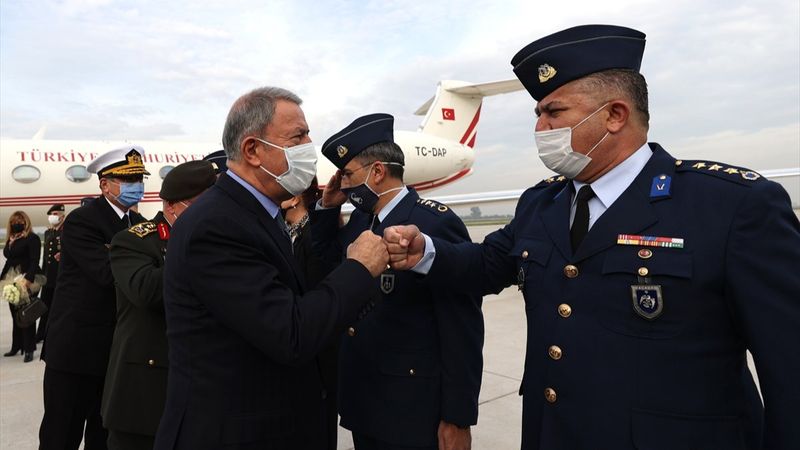 Hulusi Akar'dan, Ege Ordusu Komutanlığı'nda inceleme