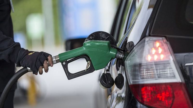 Benzin ve motorine indirim bekleniyor