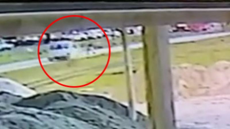 Samsun'da yolun karşısına geçmek isteyen yayaya araç çarptı