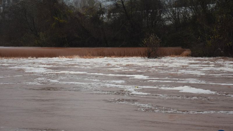 Bartın Irmağı’ndaki köpürmelerle ilgili inceleme başlatıldı