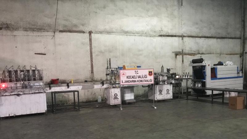 Kocaeli'de kaçak fabrikada 33 bin 815 litre etil alkol ele geçirildi