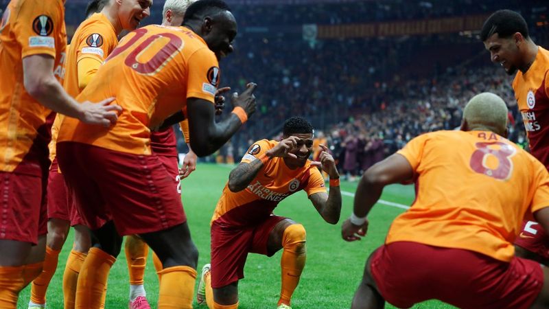 Galatasaray - Altay maçının ilk 11'leri