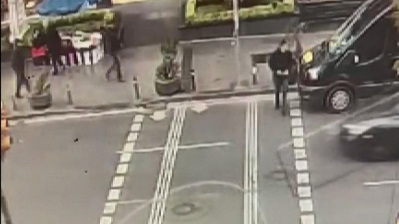 Şişli'deki hırsız minibüsteki telefonu çaldı