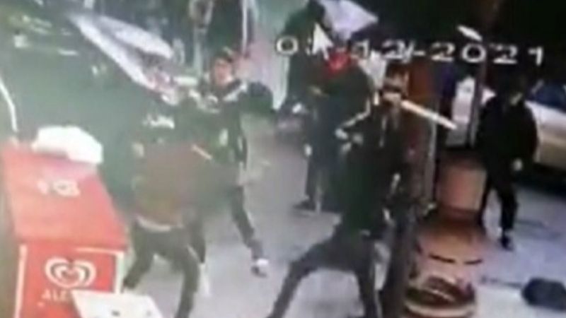 Zeytinburnu'nda döner bıçağı ile kavga: 1 yaralı