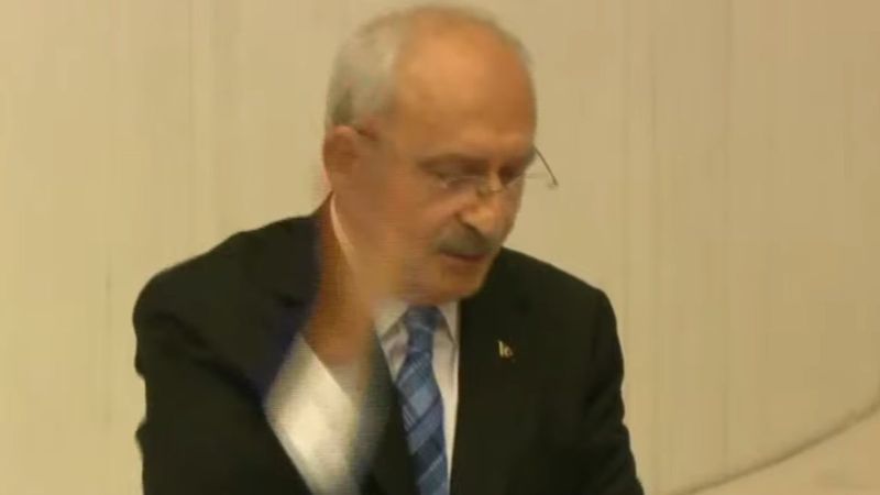 Kemal Kılıçdaroğlu'nun el hareketi Meclis'i karıştırdı