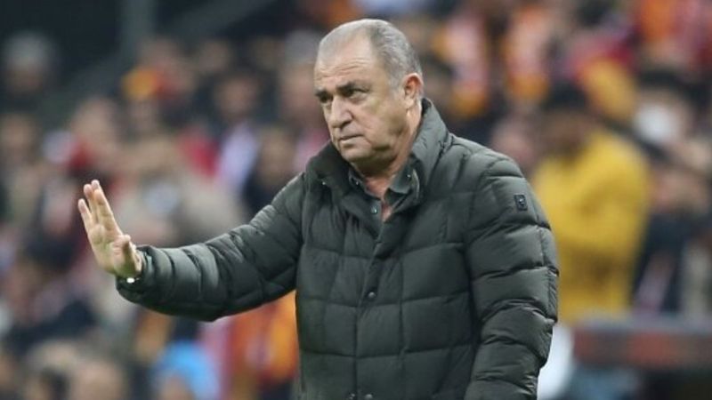Fatih Terim bel fıtığı nedeniyle hastaneye kaldırıldı