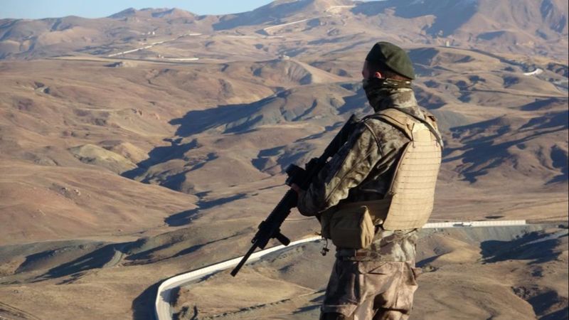 İran sınırındaki duvar çalışmaları durduruldu