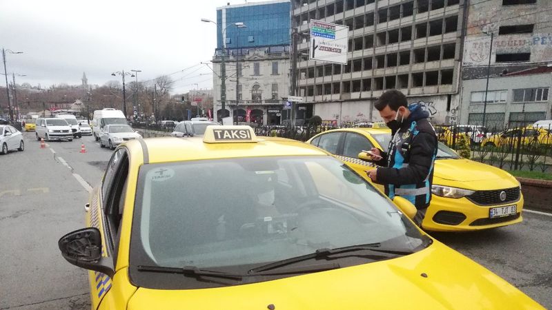 Taksiciden şaşırtan 'emniyet kemeri' açıklaması: Üretici firmaya suç attı