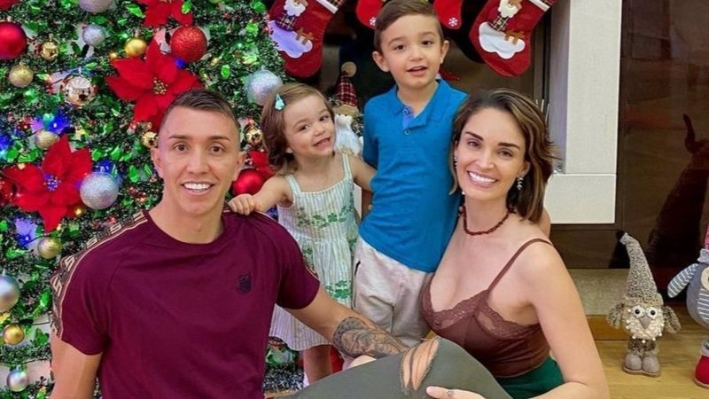 Muslera'nın Noel fotoğrafında Oso detayı