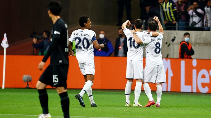 Fenerbahçe - Frankfurt maçının ilk 11'leri