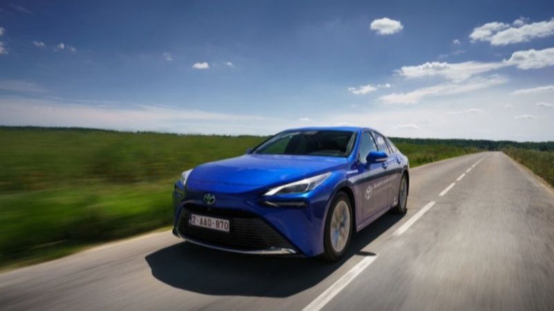 Hidrojenle çalışan Toyota Mirai, yollara çıktı