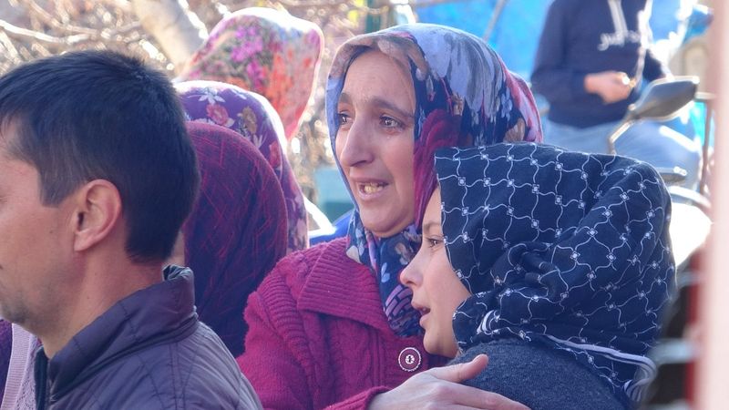 Isparta'da evleri küle dönen aile gözyaşlarına boğuldu