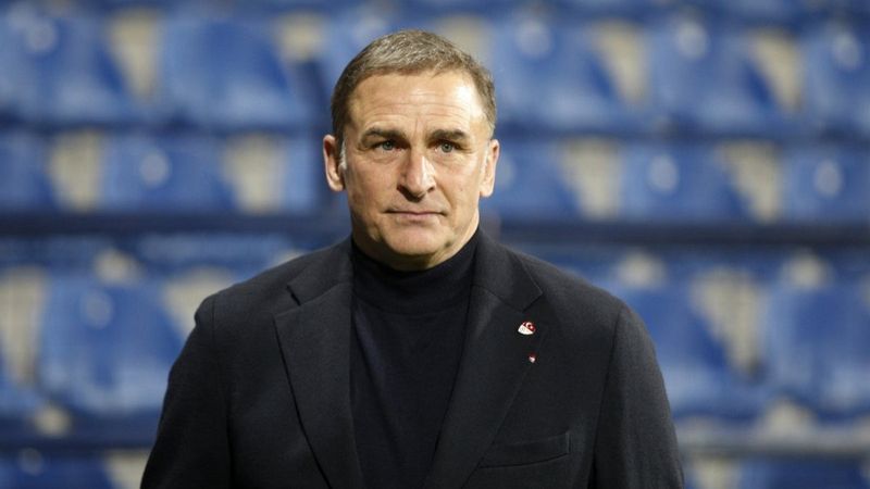 Stefan Kuntz: Her oyuncuyu izliyoruz