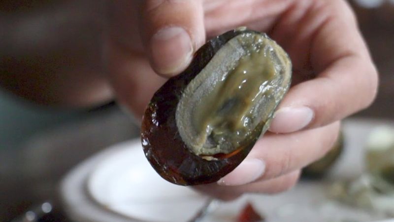 Yumurtanın da böylesi: Çin'in 'yüzyıl yumurtası' ile tanışın