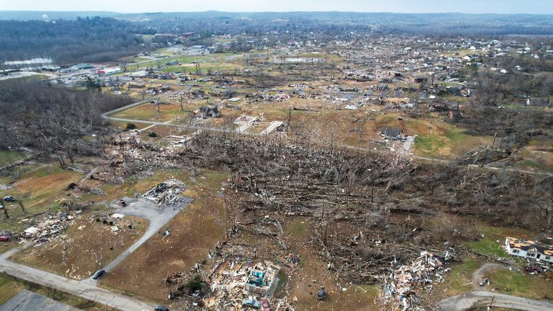 ABD'de hortum felaketinin öncesi ve sonrası