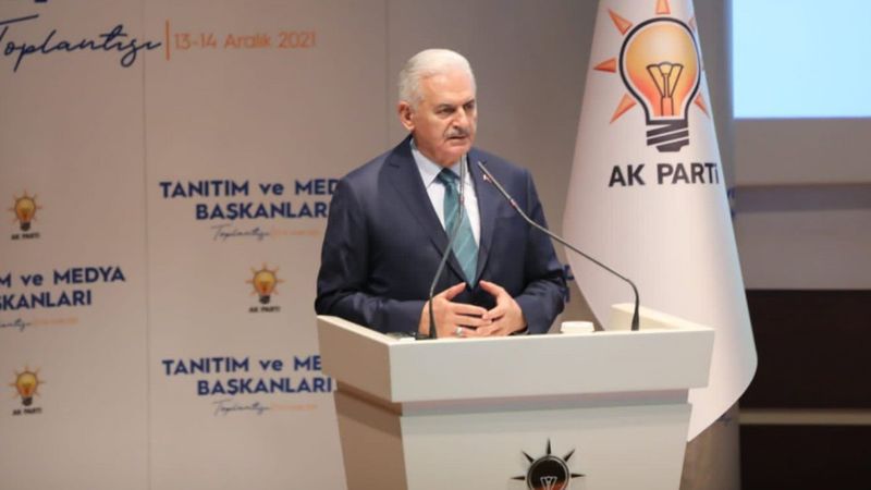 Binali Yıldırım: Sosyal medya, sorumsuz medya değildir