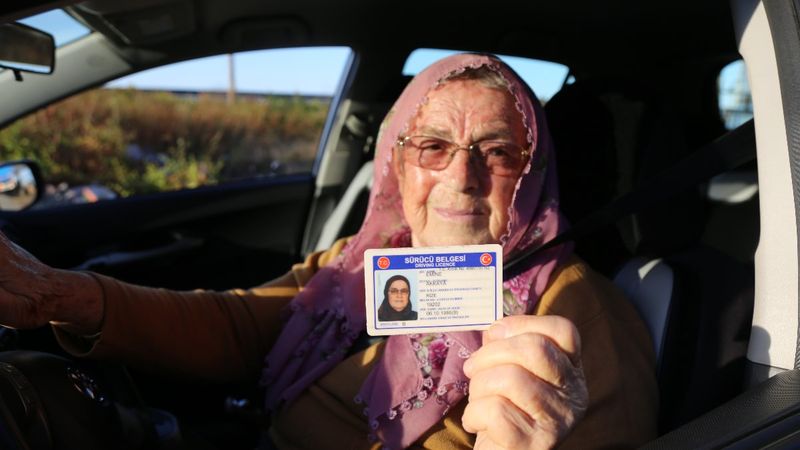 Artvin'in 88 yaşındaki usta şoförü Emine Nine