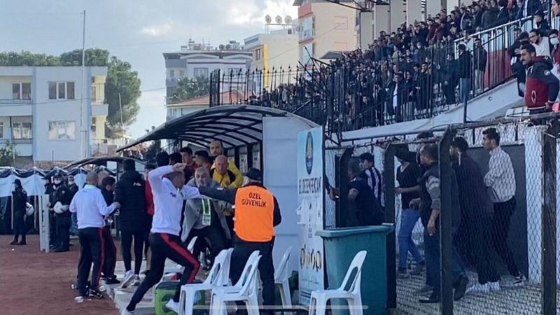 Nazilli'de maç bitti saha karıştı