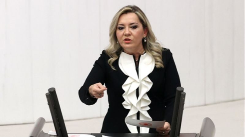 Bütçe görüşmelerindeki kadın vekillerin şıklık yarışı