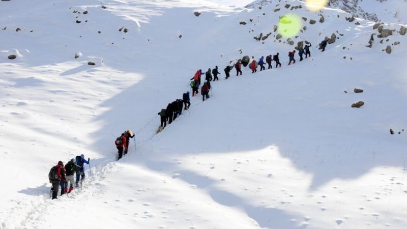 Tunceli'de 30 kişilik dağcı grubu 6 saatte tırmanışı tamamladı