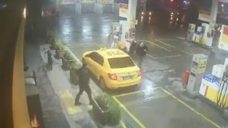 Kocaeli'de ücret isteyen taksiciyi bıçakladılar