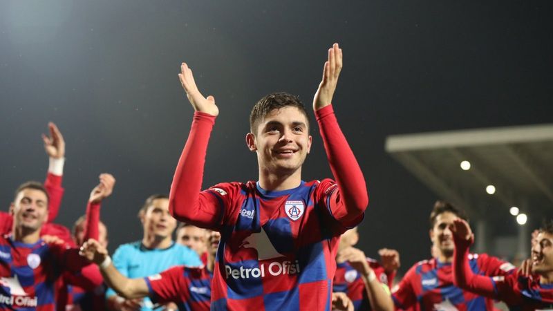 Burak İnce, Altınordu'ya omuzlarda veda etti