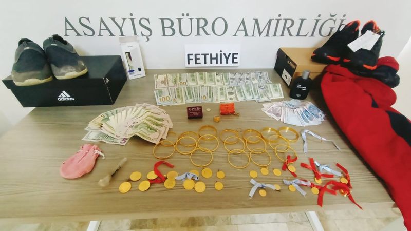 Muğla'da hırsızın üzerinden çıkanlar polisi şaşkına çevirdi