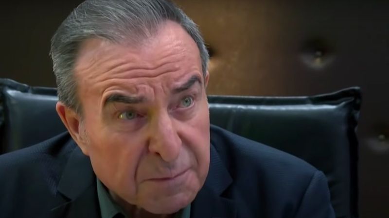 Arka Sokaklar'ın Rıza Baba'sı emekli oluyor! 'Bu ekibin yolu buraya kadarmış, bitti!'