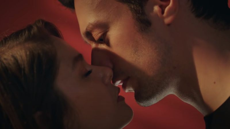 Camdaki Kız 25. bölüm fragmanı: Nalan ve Sedat'ın unutulmaz gecesi...