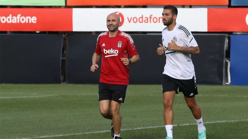 Umut Meraş'ın burnu kırıldı