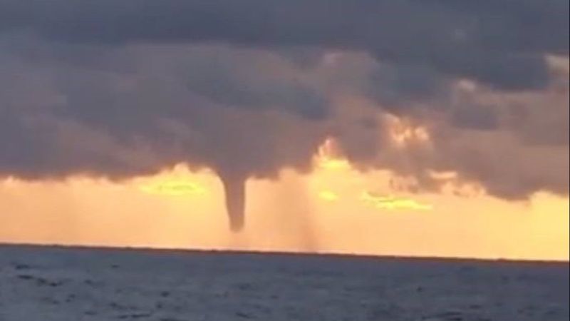 Mersin'deki devasa hortumu, balıkçı kaptanı görüntüledi