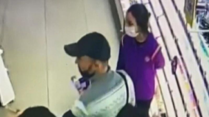 Şişli'de alışveriş yapan kadının telefonu çalındı