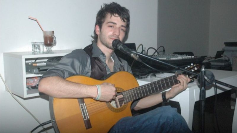 Z kuşağı bilmez! 2000'li yılların gitarcı çocuğu Onur Koç şimdi ne yapıyor...