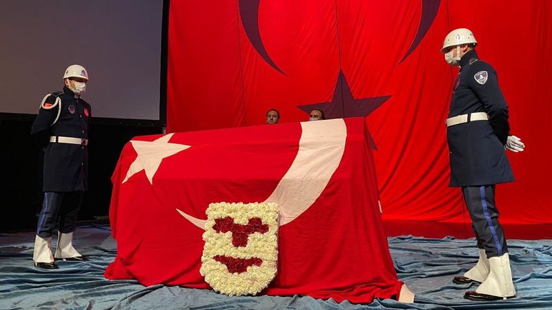 Usta oyuncu Sezai Aydın için tören düzenlendi