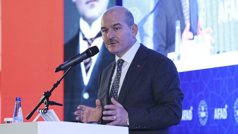 Süleyman Soylu: Göç meselesini Angelina Jolie fotoğrafı ile çözmeye çalıştılar