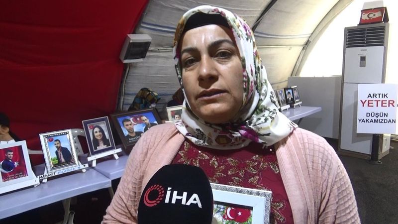 Evlat nöbetindeki anne: Kızımı polis kıyafeti giyen HDP’liler kaçırdı