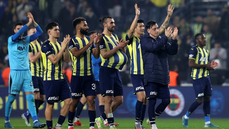 Fatih Karagümrük - Fenerbahçe maçının ilk 11'leri