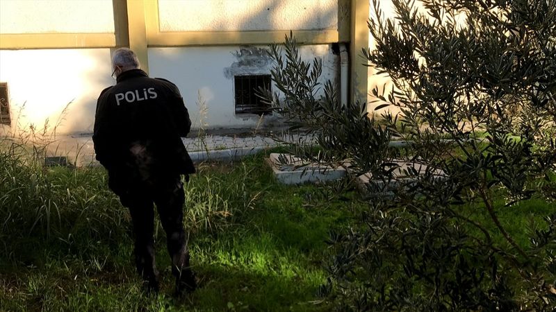 Adana'da balkondan düşen küçük kız ağır yaralandı