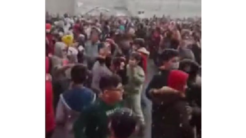 Başakşehir'de öğrencilerin kar sevinci