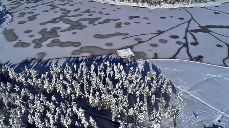 Düzce'deki gölet buz tuttu