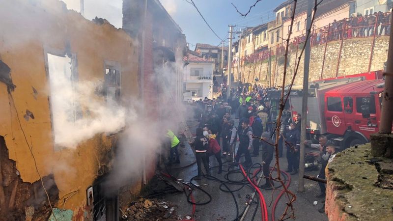 İzmir'de çıkan yangında 3 çocuk hayatını kaybetti